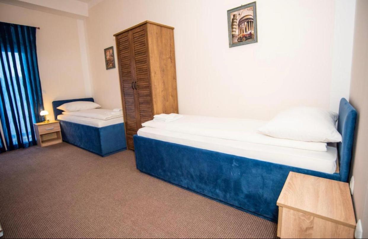 Apartmani I Sobe Centar 부고즈노 외부 사진