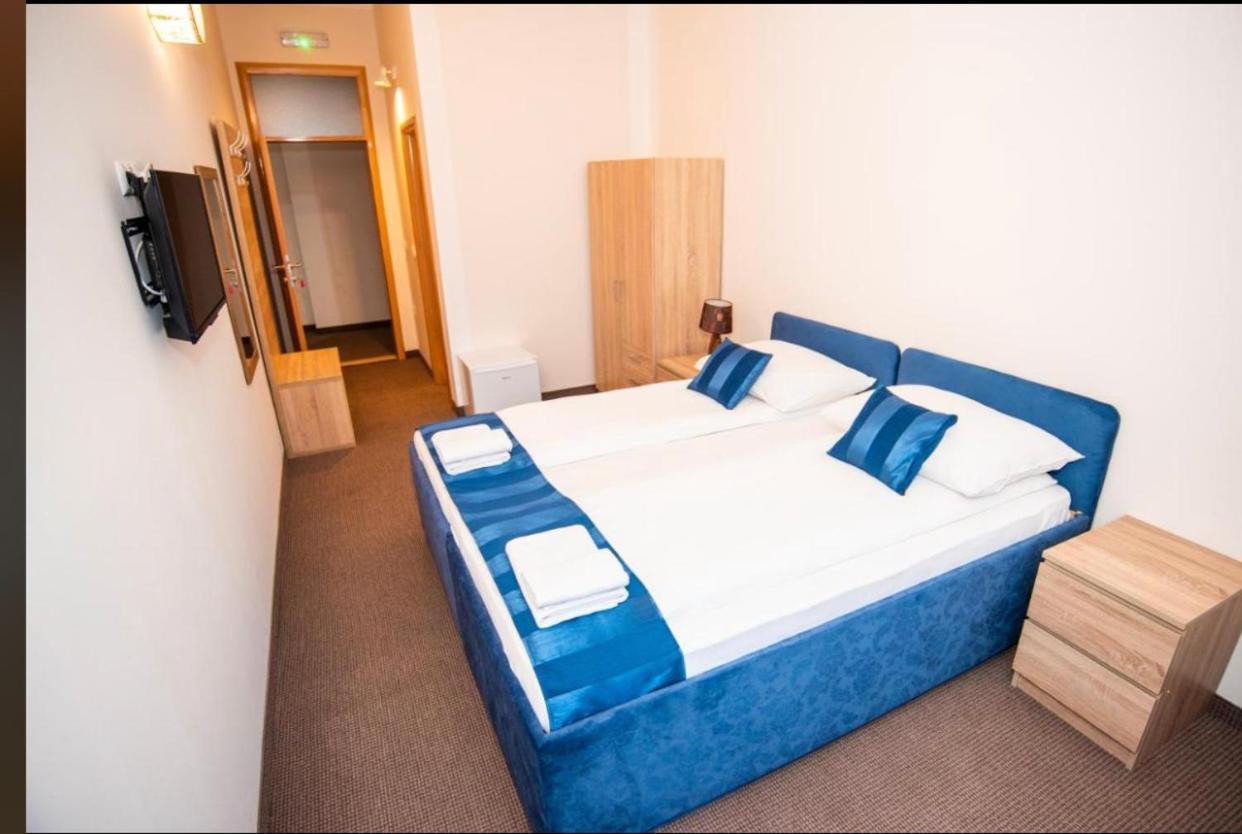Apartmani I Sobe Centar 부고즈노 외부 사진