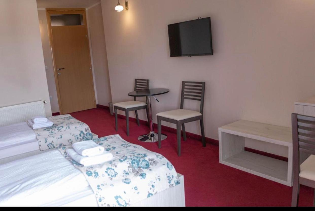 Apartmani I Sobe Centar 부고즈노 외부 사진